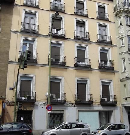 Hostal Rivera - Atocha Мадрид Екстер'єр фото