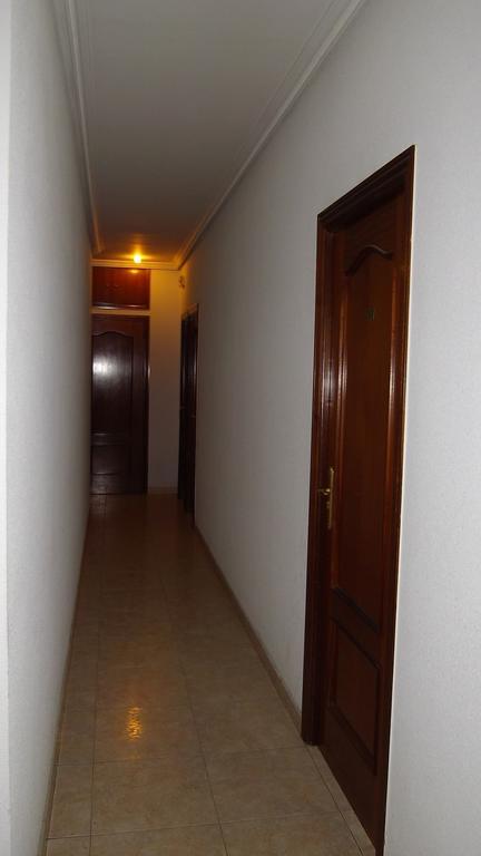 Hostal Rivera - Atocha Мадрид Екстер'єр фото